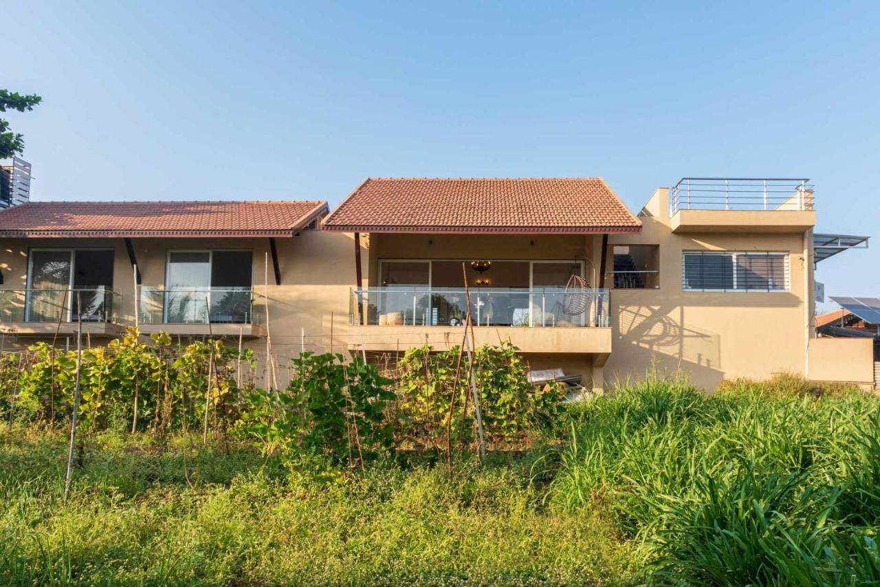 Luna Villa By Stayvista - Lakeside Charm With Terrace, Lush Lawn & Modern Decor Nashik Exterior photo