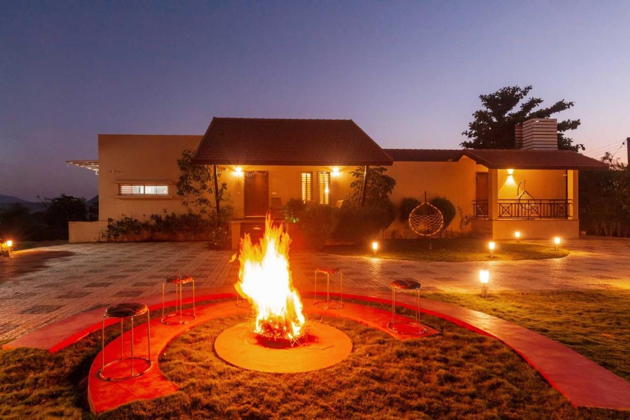 Luna Villa By Stayvista - Lakeside Charm With Terrace, Lush Lawn & Modern Decor Nashik Exterior photo